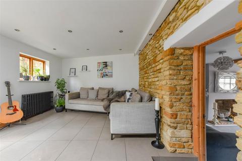 7 The Green, Kingsthorpe, Northampton, NN2 6QD