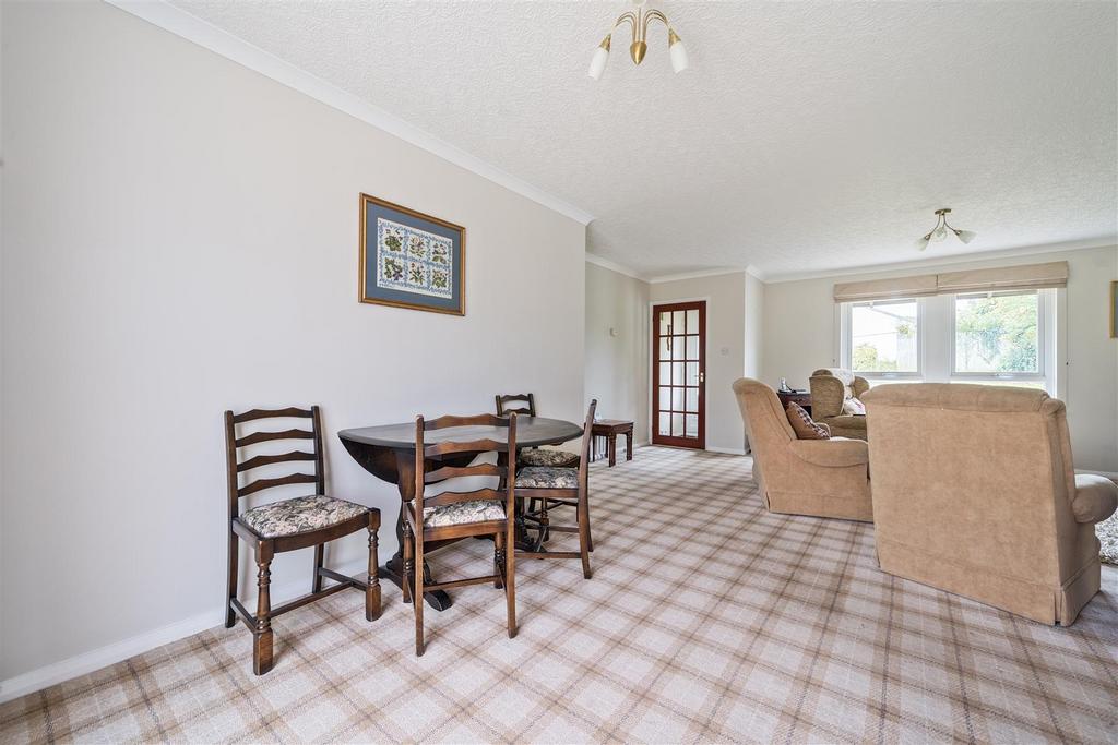 Lounge / dining room
