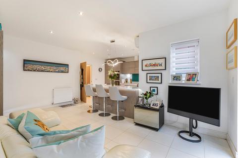 undefined, Holland Gardens, London