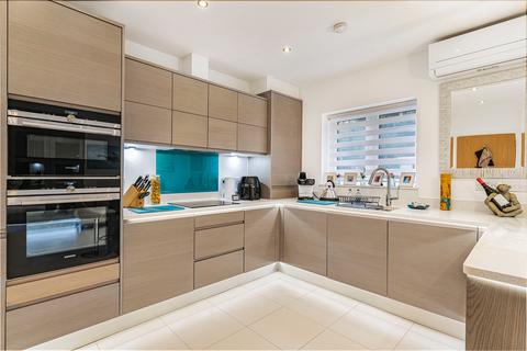 4 bedroom semi-detached house for sale, Holland Gardens, London