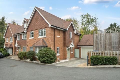 3 bedroom end of terrace house for sale, Grove Close, Wrecclesham, Farnham, Surrey, GU10