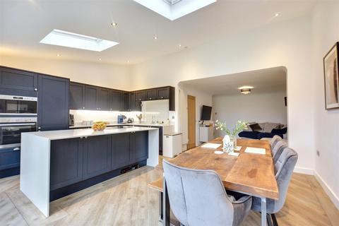 3 bedroom detached house for sale, Dovedale Avenue, Long Eaton