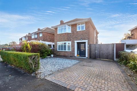 3 bedroom detached house for sale, Dovedale Avenue, Long Eaton