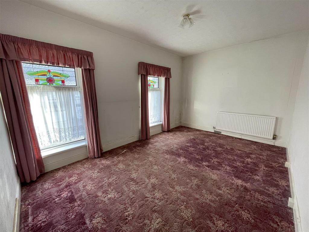 Bedroom 1: