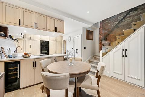52 Upper Cheyne Row, London, SW3 5JJ