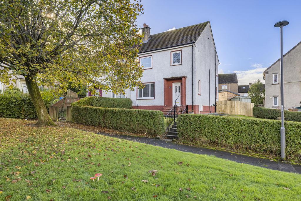 Braeside Drive, Barrhead, Glasgow 3 bed semi-detached house - £185,000