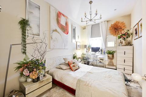 2 bedroom flat to rent, Eardley Crescent, Earls Court, London, SW5