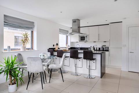 2 bedroom flat for sale, Wheatsheaf Terrace, Parsons Green, London, SW6