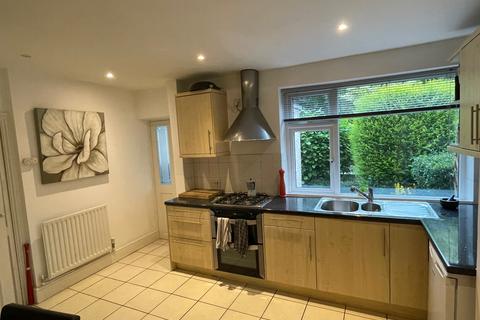 3 bedroom semi-detached house to rent, Franklin Road, Penkhull, Stoke-on-Trent, ST4