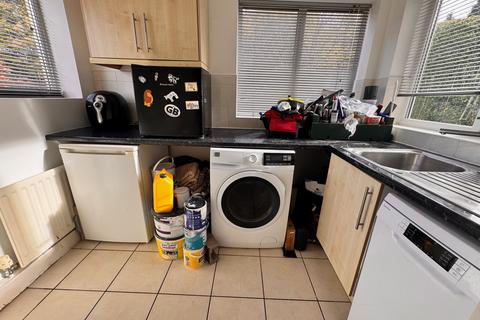 3 bedroom semi-detached house to rent, Franklin Road, Penkhull, Stoke-on-Trent, ST4