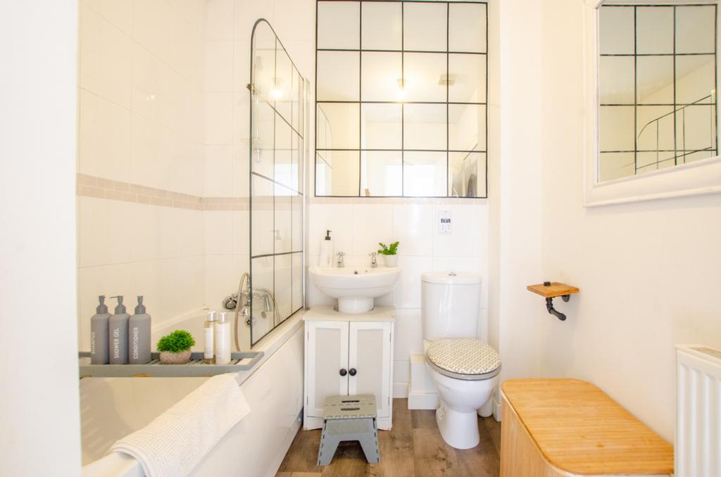 17 Gwithian Road TPS Bodmin 01208 74182-09