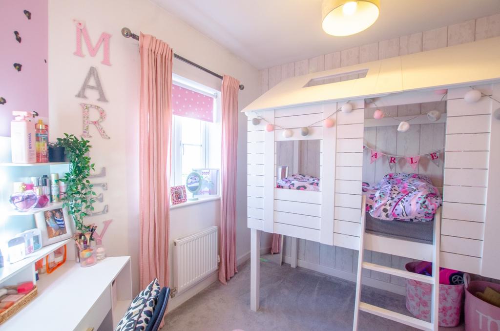 17 Gwithian Road TPS Bodmin 01208 74182-07