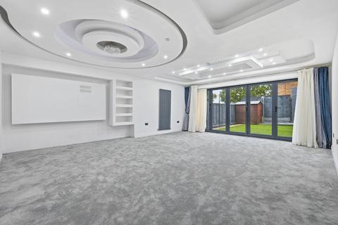 6 bedroom semi-detached house for sale, Upland Road, Billericay CM12