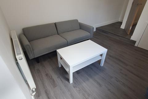 5 bedroom house to rent, 145 Moy Road
