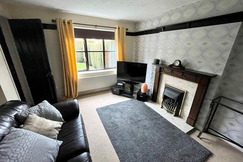 3 bedroom house to rent, Snowberry Avenue, Belper, DE56