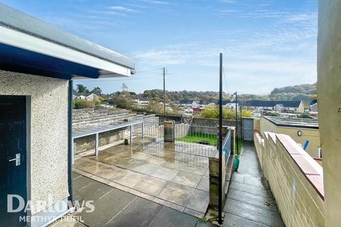 undefined, Edwardsville, Treharris