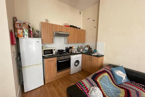 undefined, 17 Woodland Terrace, Plymouth PL4