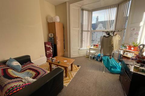 undefined, 17 Woodland Terrace, Plymouth PL4