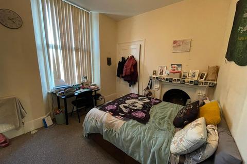 undefined, 17 Woodland Terrace, Plymouth PL4