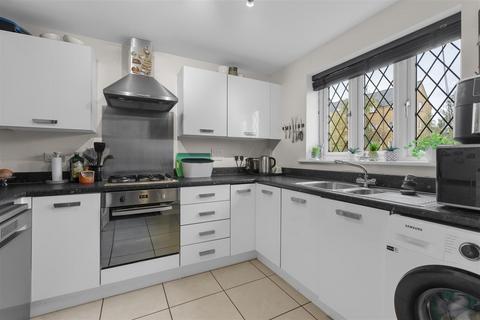 undefined, Ash Tree Covert, Silsoe, Bedford