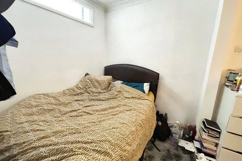 4 bedroom terraced house to rent, Milton Road, Hampshire SO15