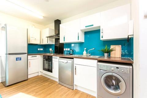 6 bedroom flat to rent, Carlton Place, Hampshire SO15