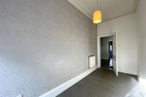 3 bedroom flat to rent, Niddrie Square, Glasgow, G42