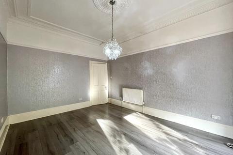 3 bedroom flat to rent, Niddrie Square, Glasgow, G42