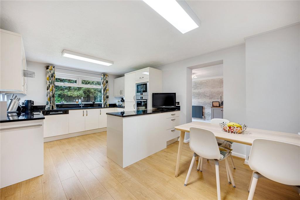 Kitchen/Dining Area