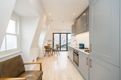 2 bedroom flat for sale, Latchmere Road, London SW11