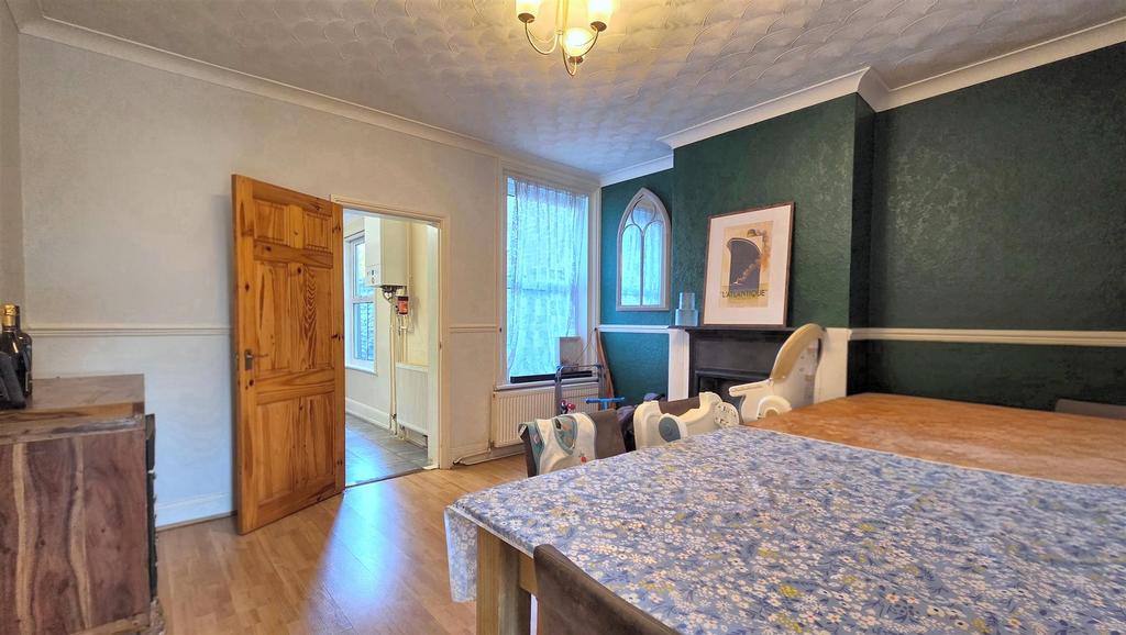 Dining Room.jpg