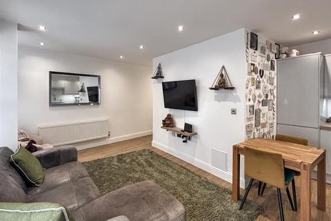 2 bedroom apartment for sale, Walton Road, Wellesbourne