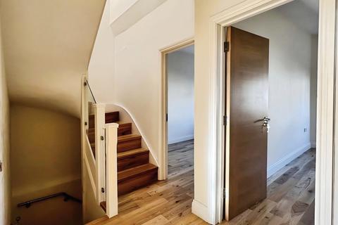 undefined, Boileau Road, Ealing, W5