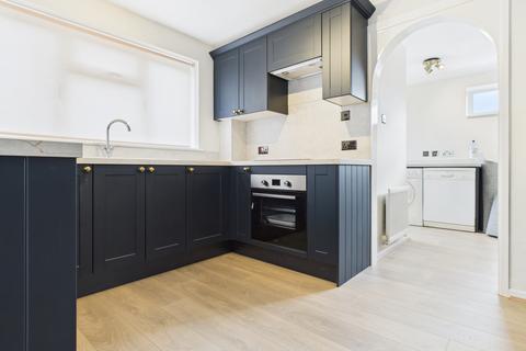 4 bedroom detached house to rent, Heron Way, Kempshott, Basingstoke, RG22