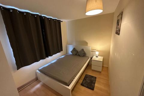 1 bedroom in a house share to rent, Cowbridge Lane, Barking, IG11