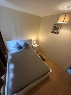 1 bedroom in a house share to rent, Cowbridge Lane, Barking, IG11