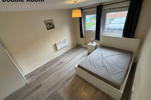 1 bedroom in a house share to rent, Cowbridge Lane, Barking, IG11