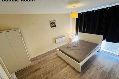1 bedroom in a house share to rent, Cowbridge Lane, Barking, IG11