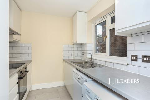 2 bedroom flat to rent, Caroline House, Dorset Road, BR3
