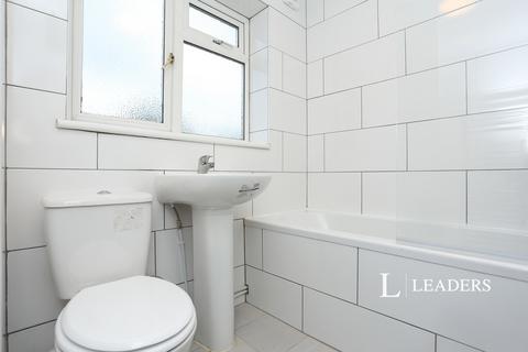 2 bedroom flat to rent, Caroline House, Dorset Road, BR3