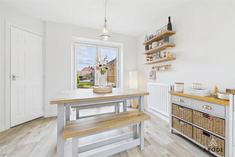 3 bedroom semi-detached house for sale, Parkinson Road, Burton-On-Trent DE13