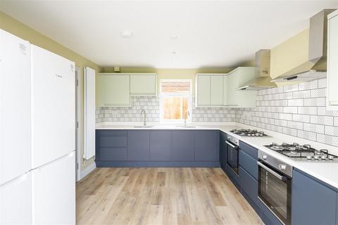 7 bedroom house to rent, Tilling Road, Bristol BS10