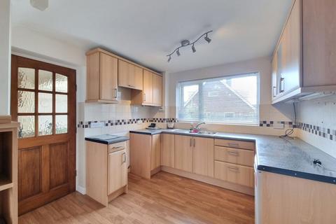 3 bedroom detached house to rent, Kelmarsh Avenue, Leicester