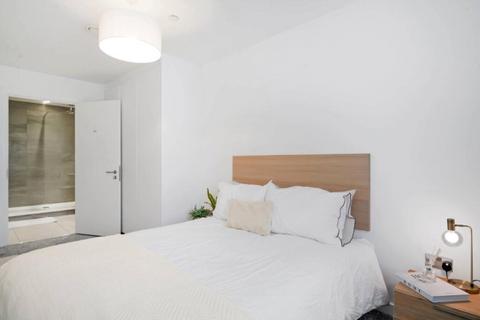 3 bedroom apartment to rent, Rathbone Street, London, W1T