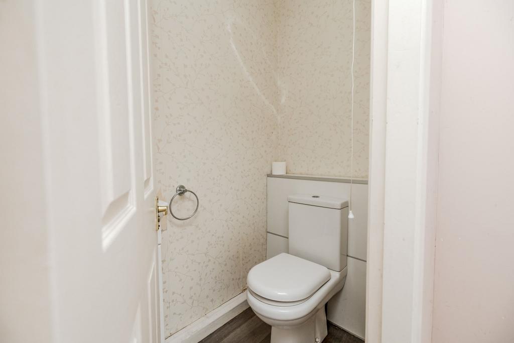 14 Bracken Close--Dinnington--NE137 LY-18