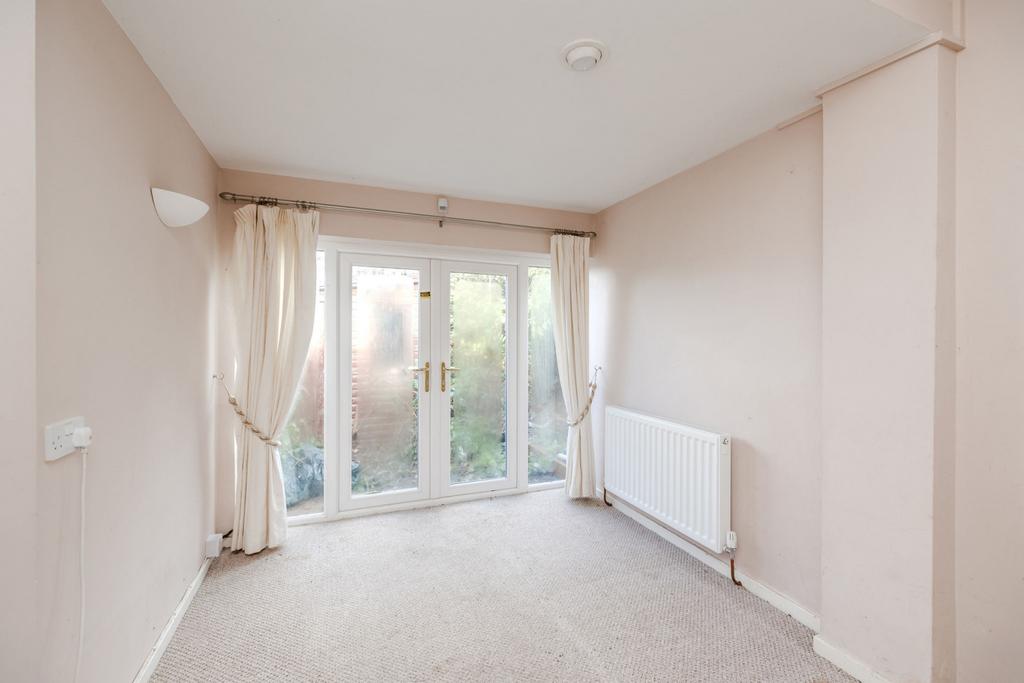 14 Bracken Close--Dinnington--NE137 LY-17