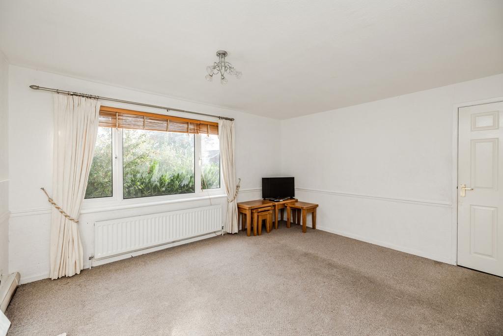 14 Bracken Close--Dinnington--NE137 LY-3