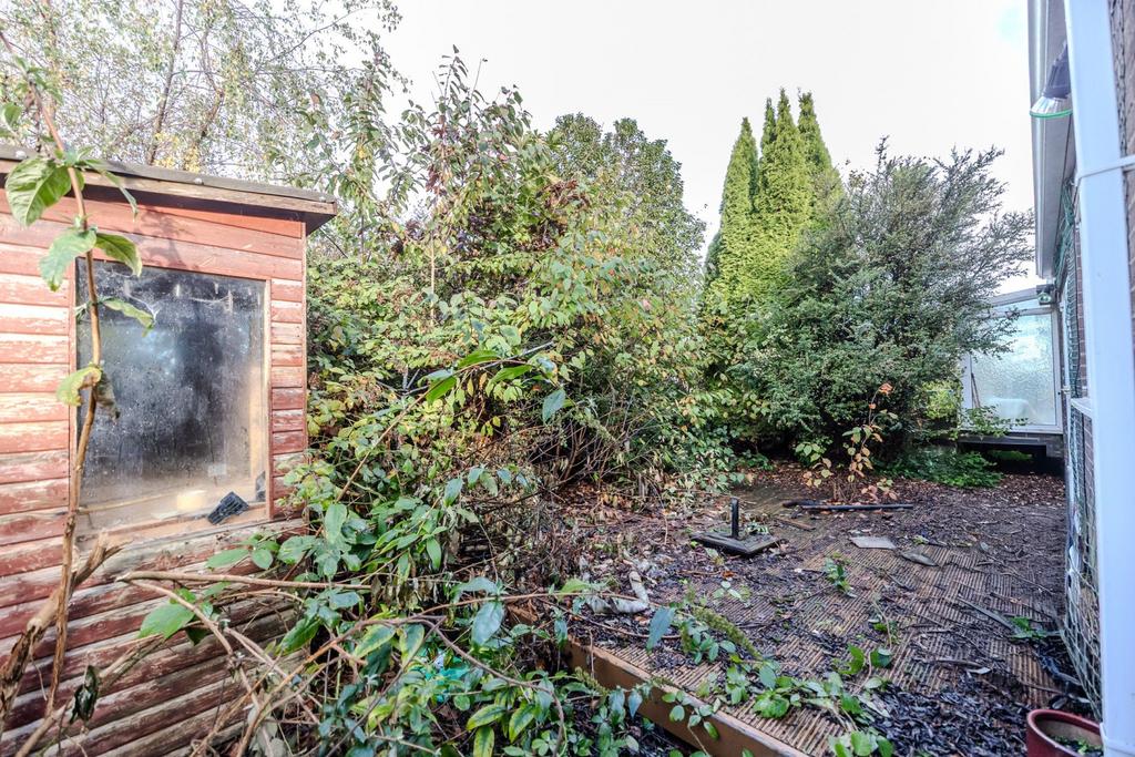 14 Bracken Close--Dinnington--NE137 LY-21