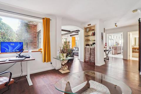 undefined, Manor Crescent, Seer Green, HP9