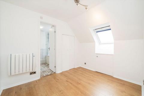 undefined, Pursewardens Close, London W13